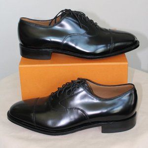 Johnston and Murphy new never worn black size 9E Melton Cap Lace-Up
